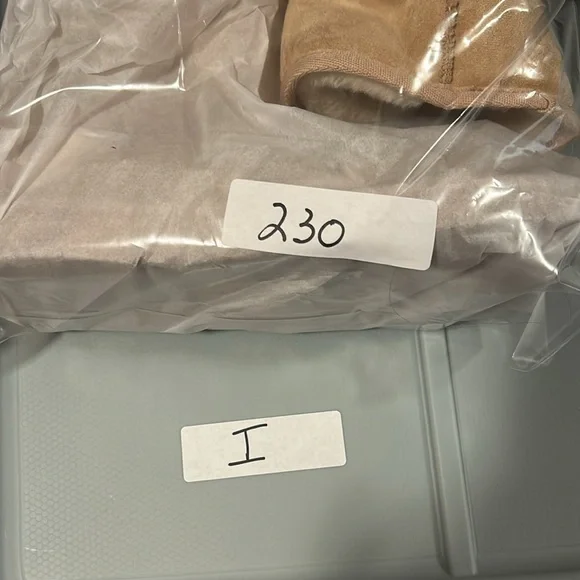 AZALEA WANG Gorgeous Blinged out UGG style boot size 8 NWOB - Picture 10 of 10